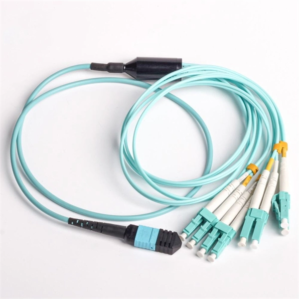 Connection of the main optical cable